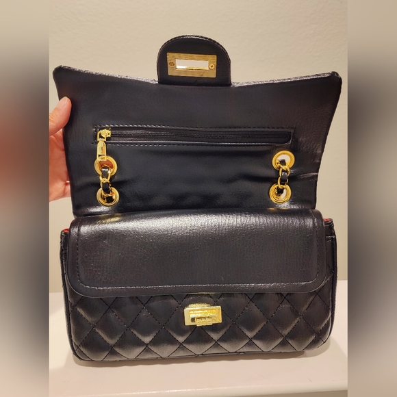 Black And Gold Quilted Double Flap Chain Shoulder Bag - Picture 4 of 8